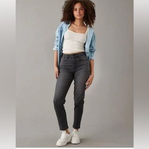 American Eagle Curvy Mom Jean 10 short